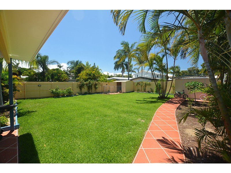 22 Reynolds Avenue, Labrador QLD 4215