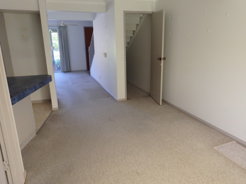 6/31 McMillian Street, Labrador QLD 4215