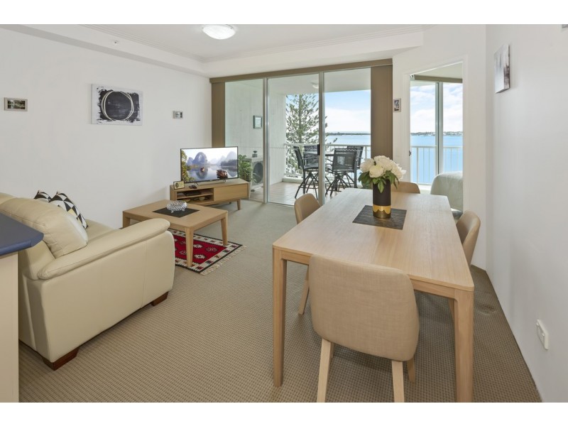 806/182-192 Marine Parade, Labrador QLD 4215