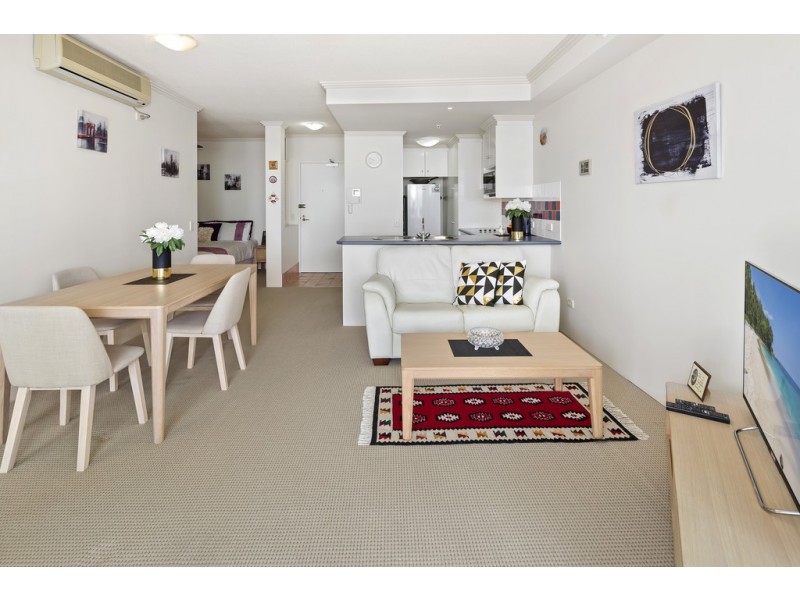 806/182-192 Marine Parade, Labrador QLD 4215