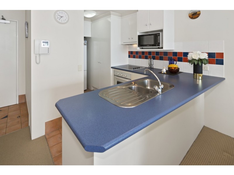 806/182-192 Marine Parade, Labrador QLD 4215