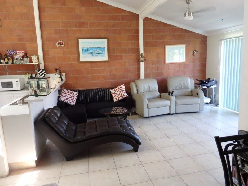 7/111 Little Usher Avenue, Labrador QLD 4215