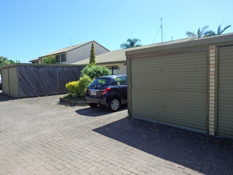 7/111 Little Usher Avenue, Labrador QLD 4215