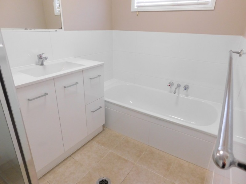 1/138 Whiting Street, Labrador QLD 4215