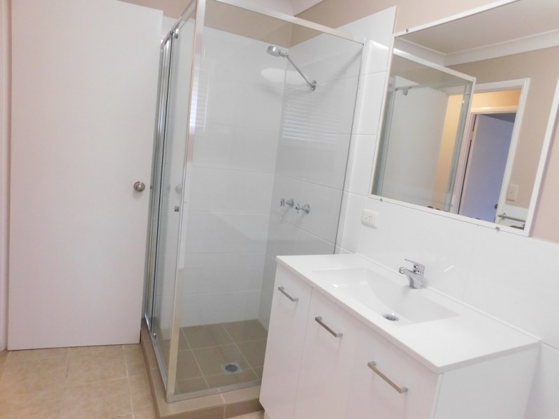 1/138 Whiting Street, Labrador QLD 4215