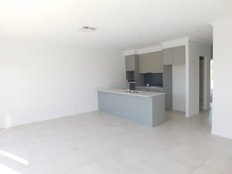 11/156 Marina Quays Boulevard, Hope Island QLD 4212