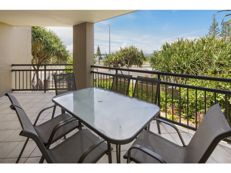 225/392 Marine Parade, Labrador QLD 4215