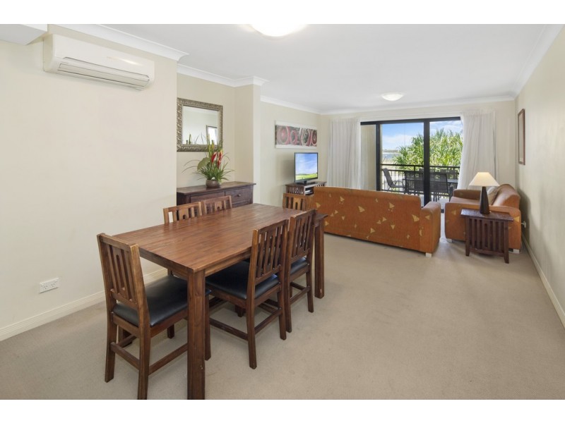 225/392 Marine Parade, Labrador QLD 4215