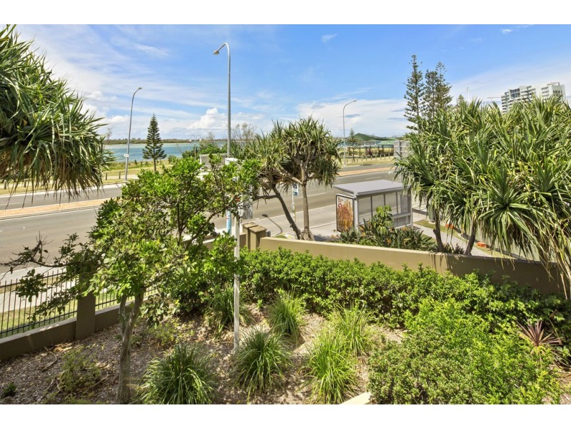 225/392 Marine Parade, Labrador QLD 4215