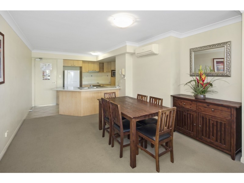 225/392 Marine Parade, Labrador QLD 4215