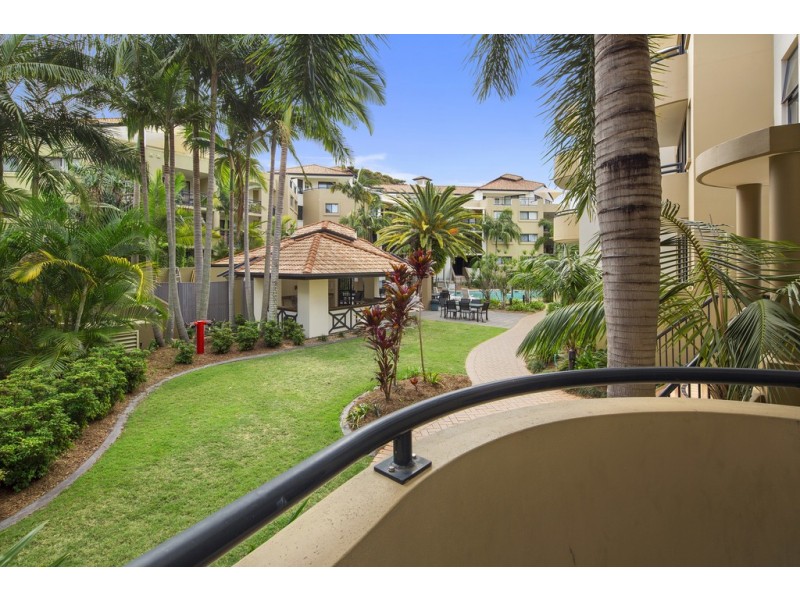 225/392 Marine Parade, Labrador QLD 4215