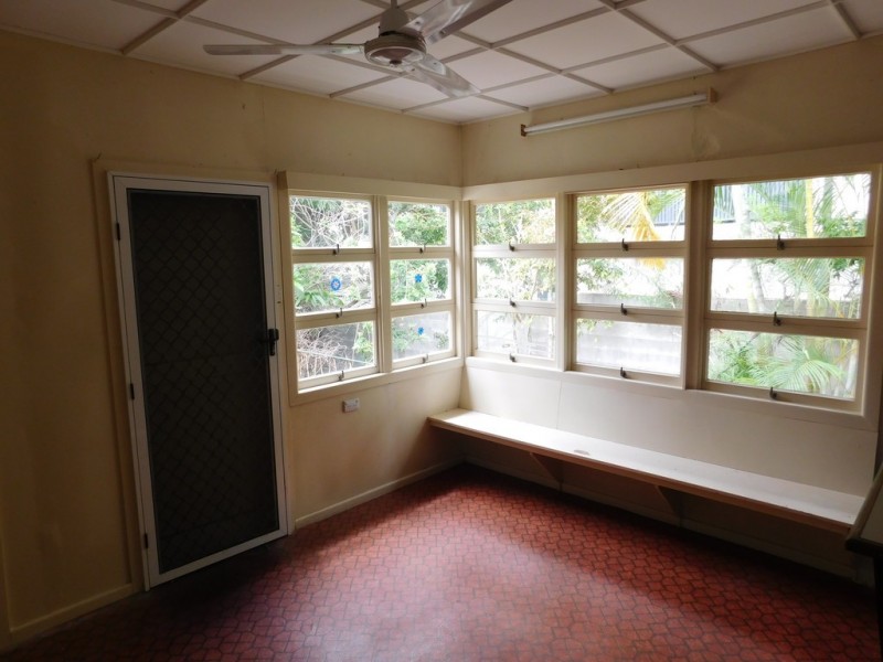 1/93 Pohlman Street, Southport QLD 4215