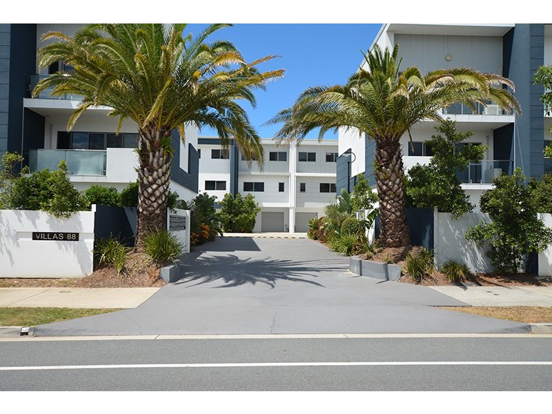 18/1 Mervyn Thomas Drive, Hope Island QLD 4212