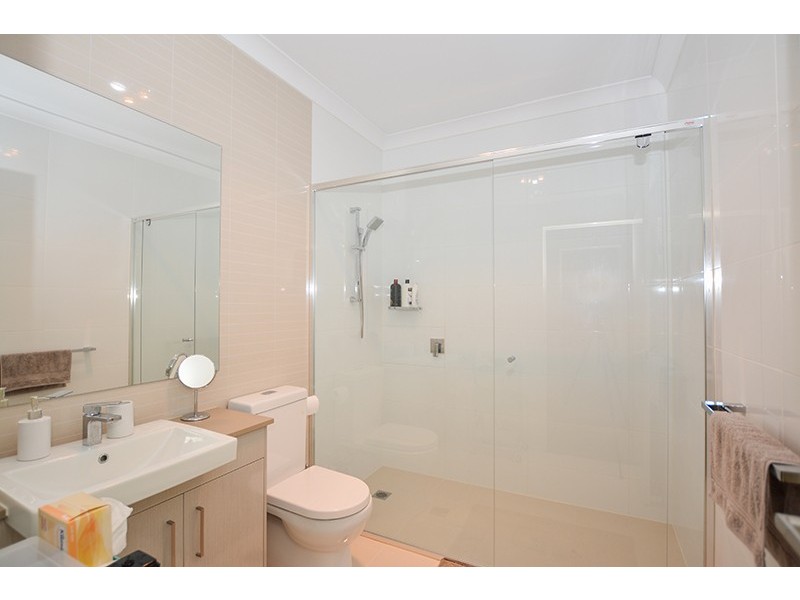 18/1 Mervyn Thomas Drive, Hope Island QLD 4212