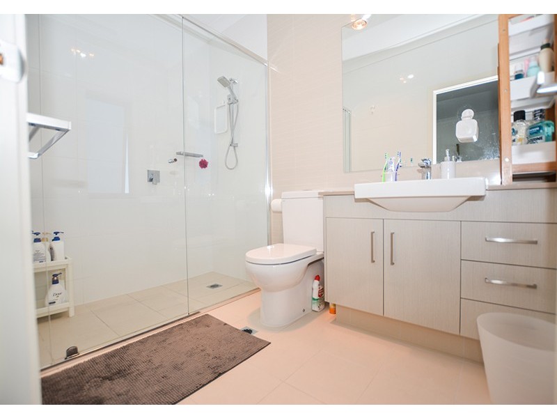 18/1 Mervyn Thomas Drive, Hope Island QLD 4212
