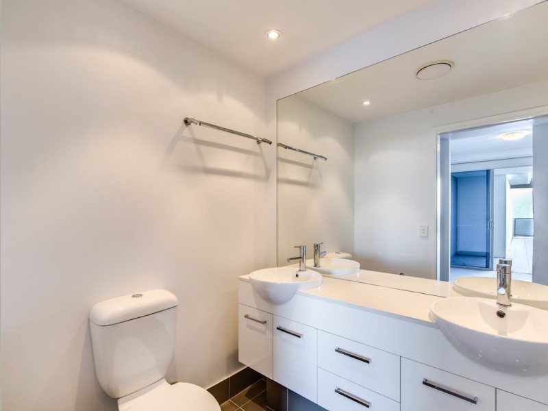 105/41 Harbour Town Drive, Biggera Waters QLD 4216