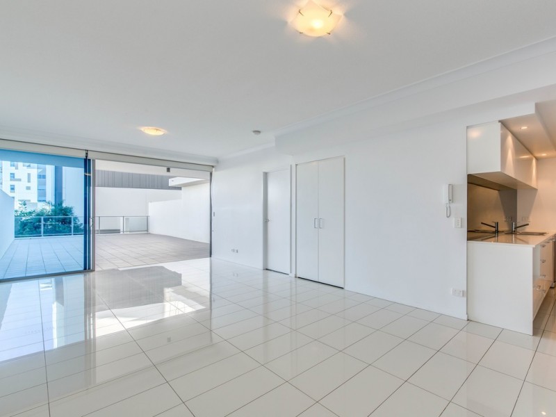 105/41 Harbour Town Drive, Biggera Waters QLD 4216