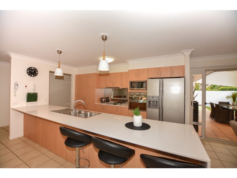 1028 Rosebank Way, Hope Island QLD 4212