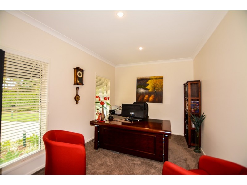 1028 Rosebank Way, Hope Island QLD 4212