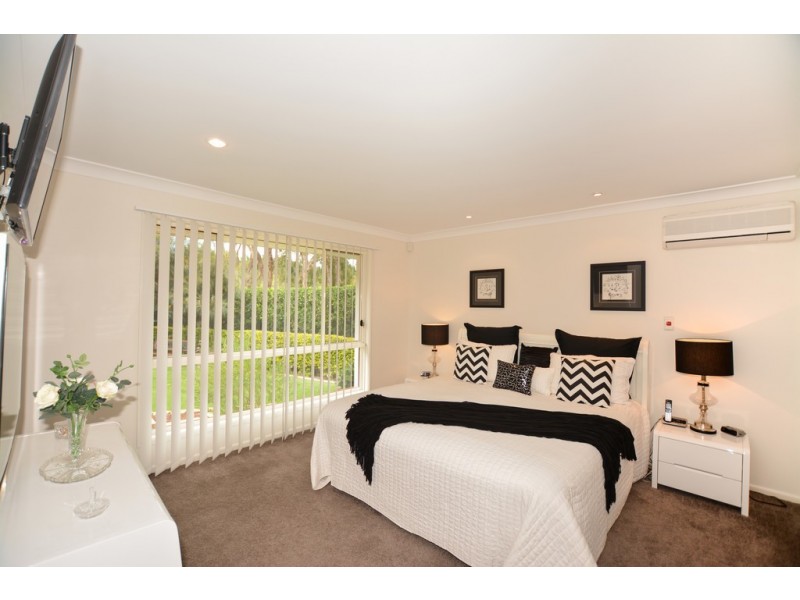 1028 Rosebank Way, Hope Island QLD 4212