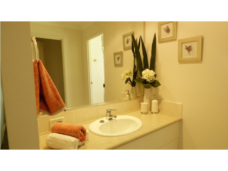 1028 Rosebank Way, Hope Island QLD 4212