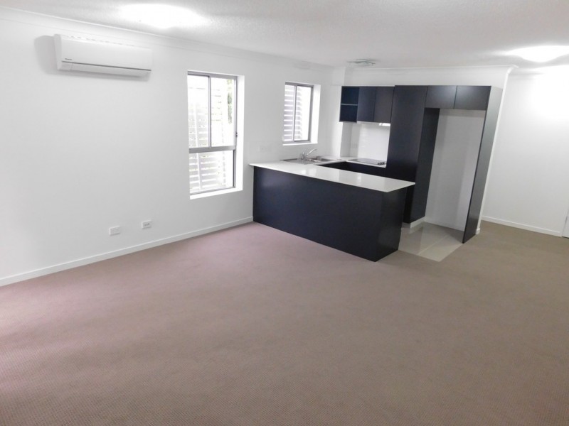 1/14-16 Proud Street, Labrador QLD 4215