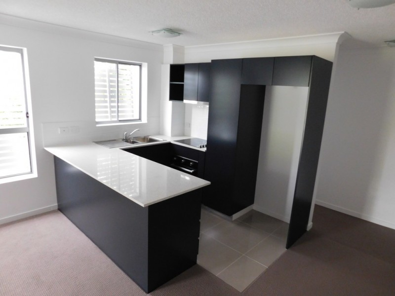 1/14-16 Proud Street, Labrador QLD 4215