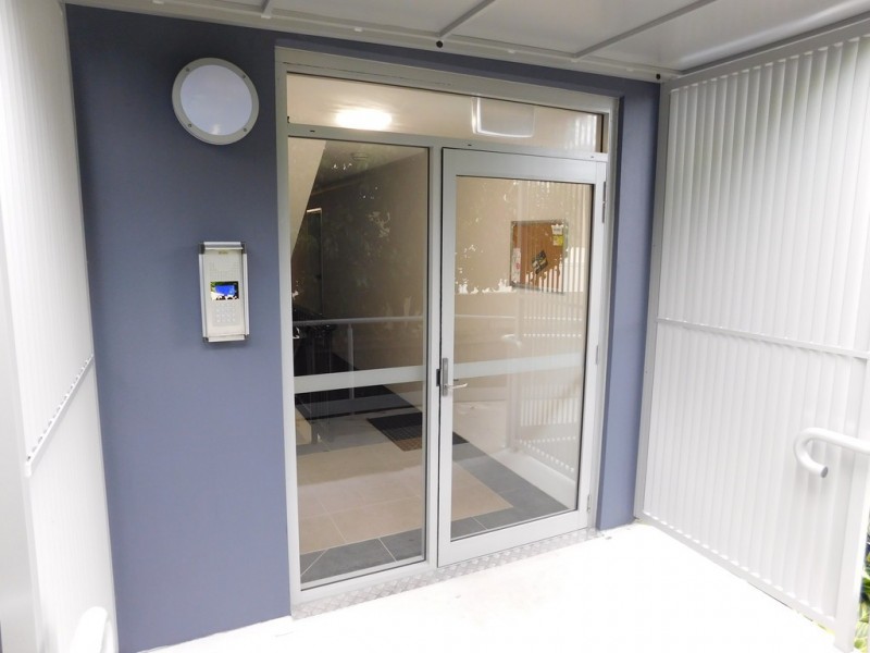 1/14-16 Proud Street, Labrador QLD 4215