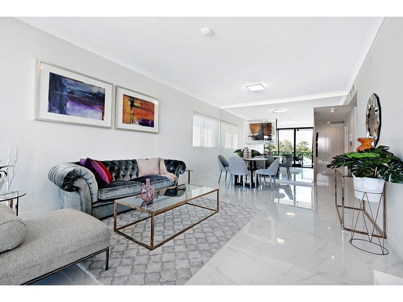 5 Harbour Side Court, Biggera Waters QLD 4216