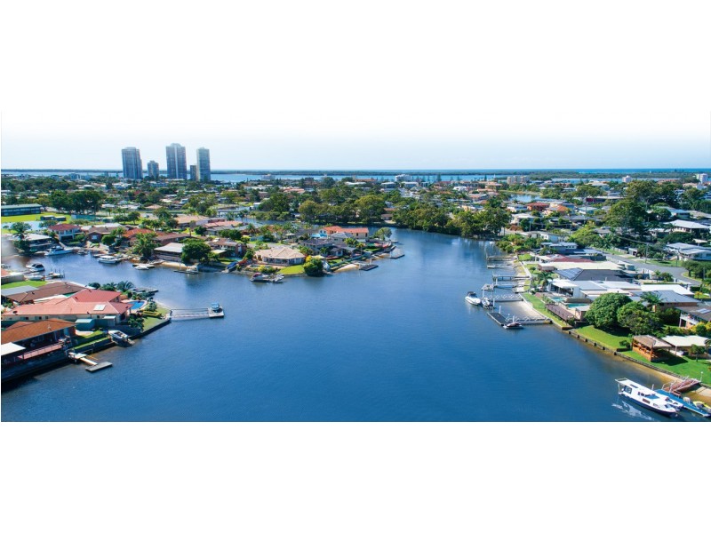 5 Harbour Side Court, Biggera Waters QLD 4216