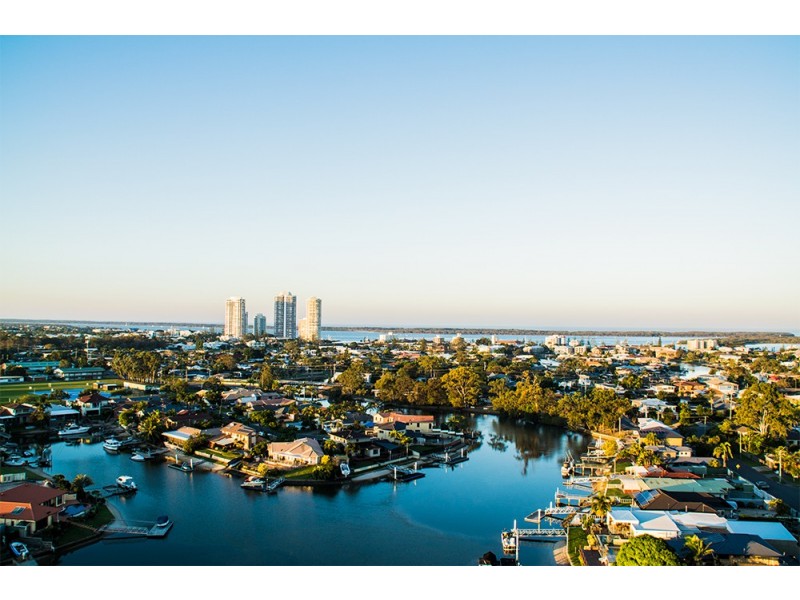 5 Harbour Side Court, Biggera Waters QLD 4216