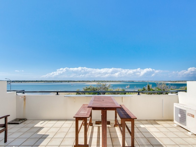 328/392 Marine Parade, Labrador QLD 4215