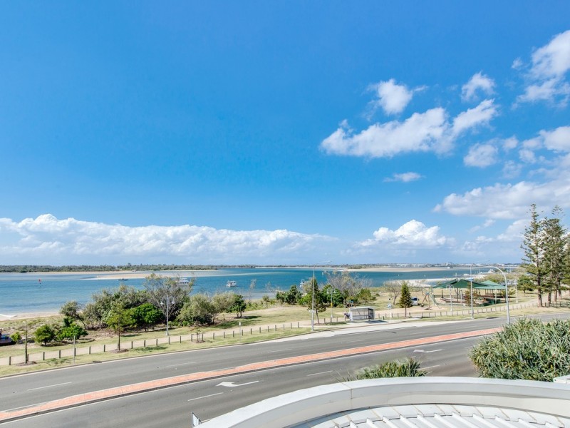 328/392 Marine Parade, Labrador QLD 4215