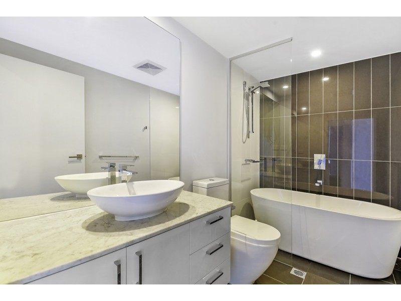 2410/5 Harbour Side Court, Biggera Waters QLD 4216