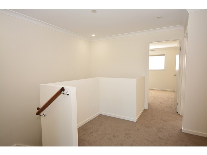 16/2 Waters Close, Hope Island QLD 4212