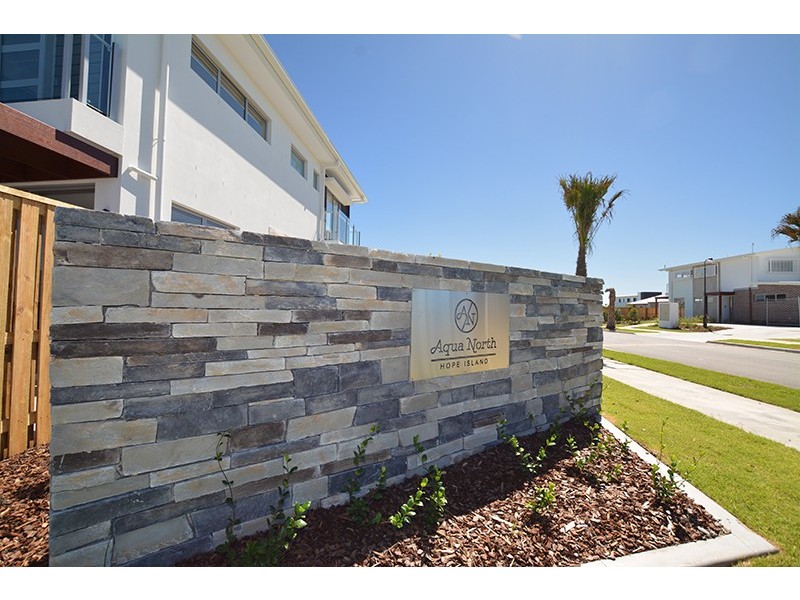 16/2 Waters Close, Hope Island QLD 4212
