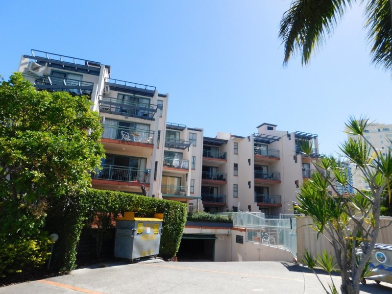 7/7-9 Robert Street, Labrador QLD 4215