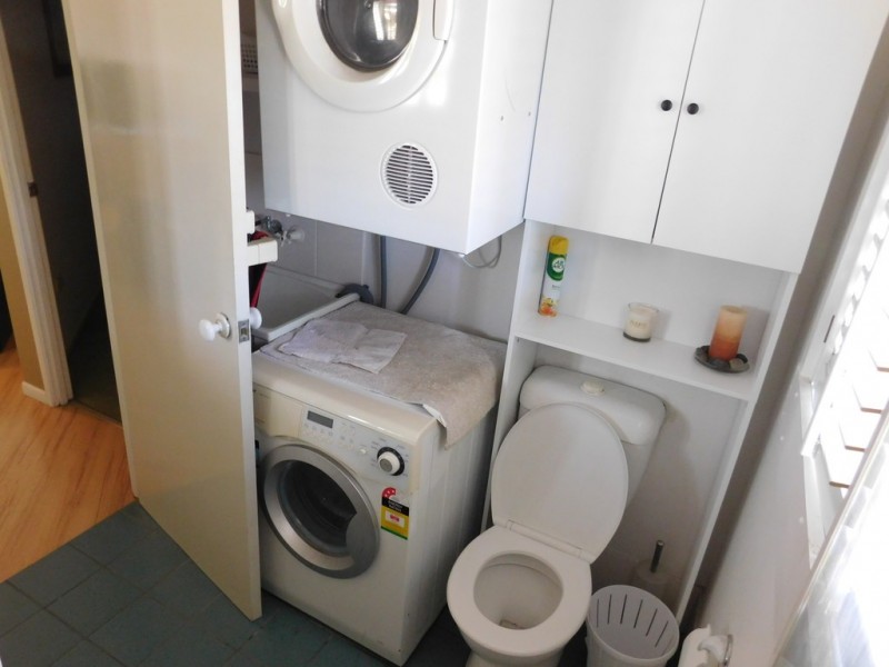 7/7-9 Robert Street, Labrador QLD 4215