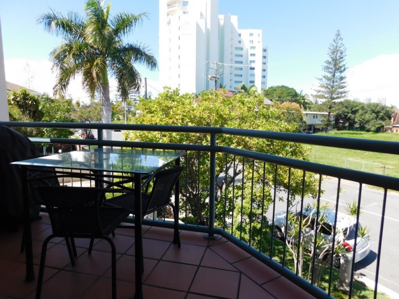 7/7-9 Robert Street, Labrador QLD 4215