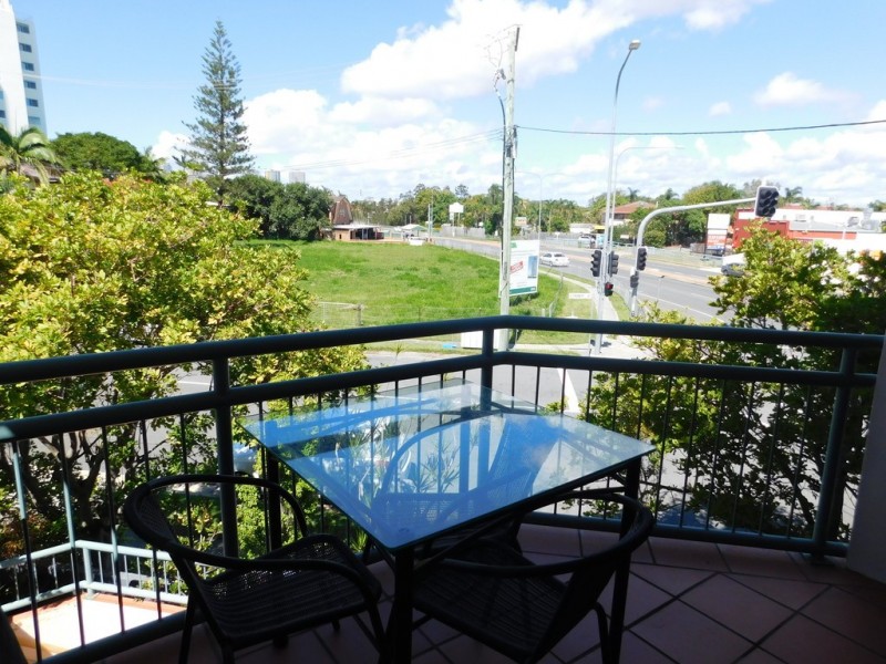 7/7-9 Robert Street, Labrador QLD 4215