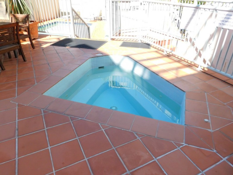 7/7-9 Robert Street, Labrador QLD 4215