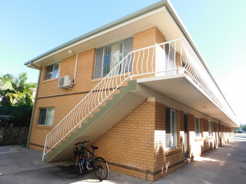 8/31 Frank Street, Labrador QLD 4215