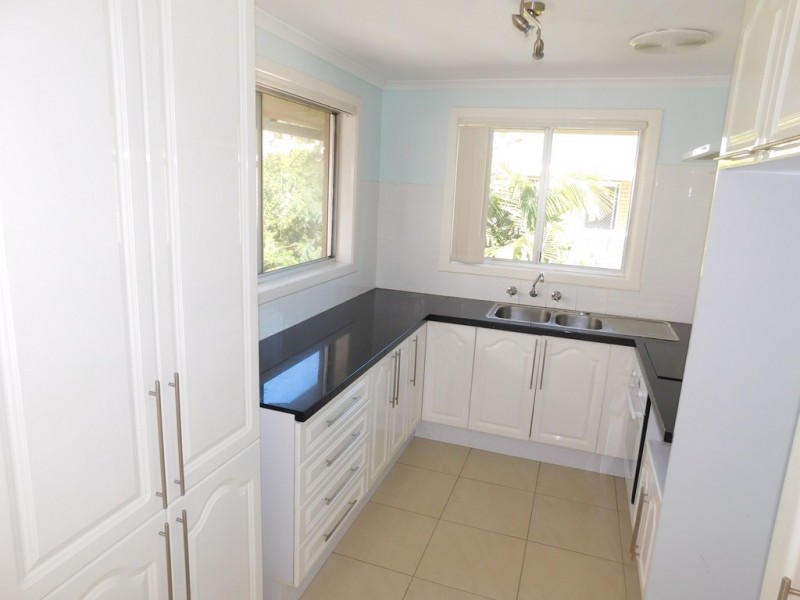 8/31 Frank Street, Labrador QLD 4215