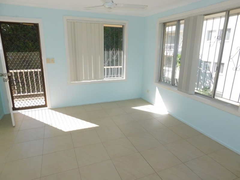 8/31 Frank Street, Labrador QLD 4215