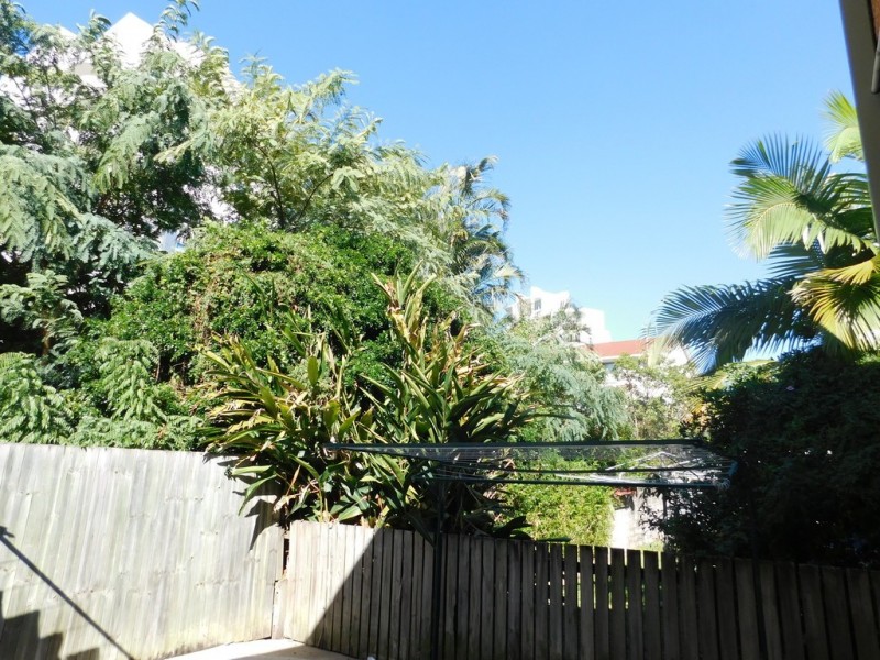 8/31 Frank Street, Labrador QLD 4215