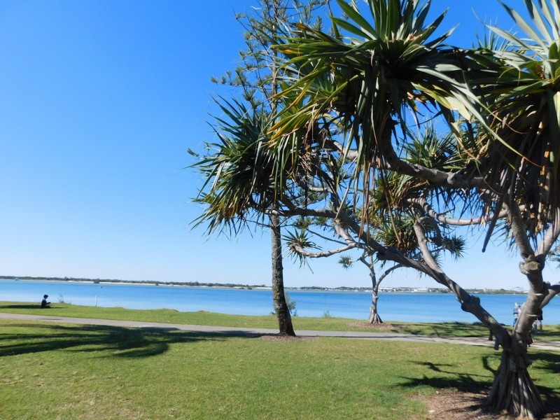 8/31 Frank Street, Labrador QLD 4215