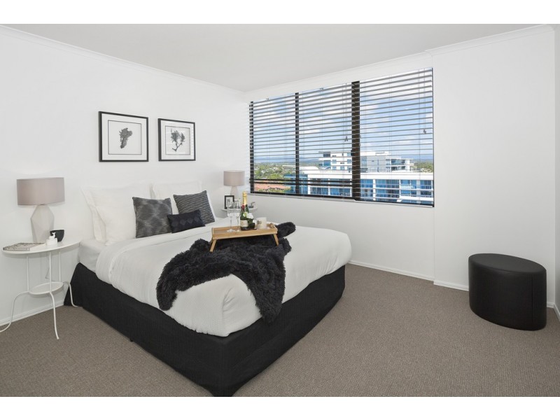 33/318 Marine Parade, Labrador QLD 4215