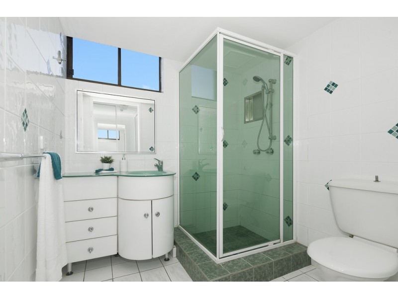 33/318 Marine Parade, Labrador QLD 4215