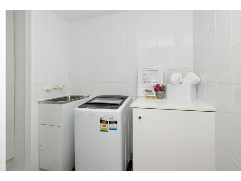 33/318 Marine Parade, Labrador QLD 4215