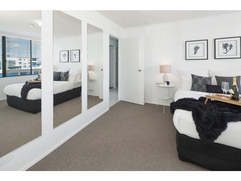 33/318 Marine Parade, Labrador QLD 4215